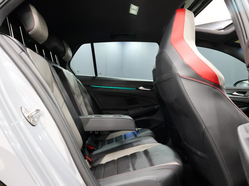 2023 Volkswagen Golf 8 GTi 2.0 TSI DSG view 7