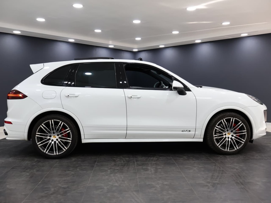 2016 Porsche Cayenne GTS Tip (E2 Gen II) view 1