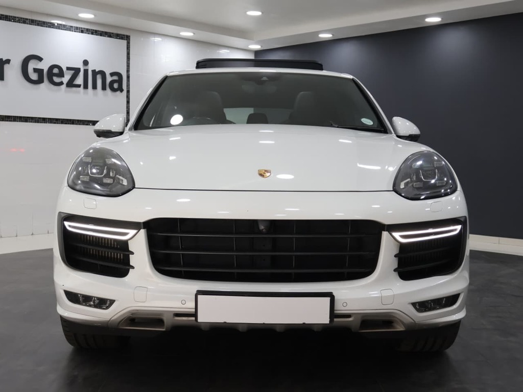2016 Porsche Cayenne GTS Tip (E2 Gen II) view 4