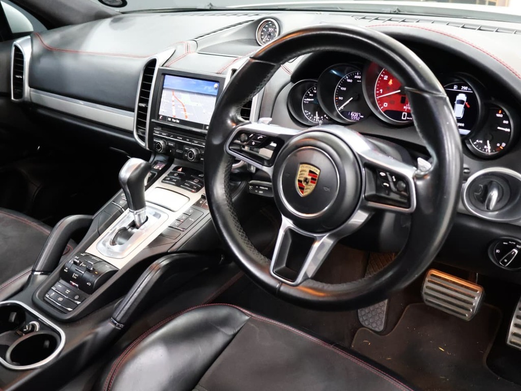 2016 Porsche Cayenne GTS Tip (E2 Gen II) view 5