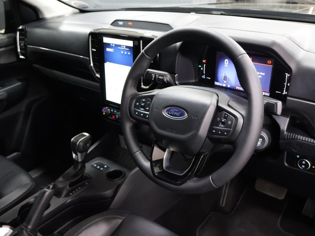 2025 Ford Ranger 2.0D XLT HR A/T D/C P/U view 5