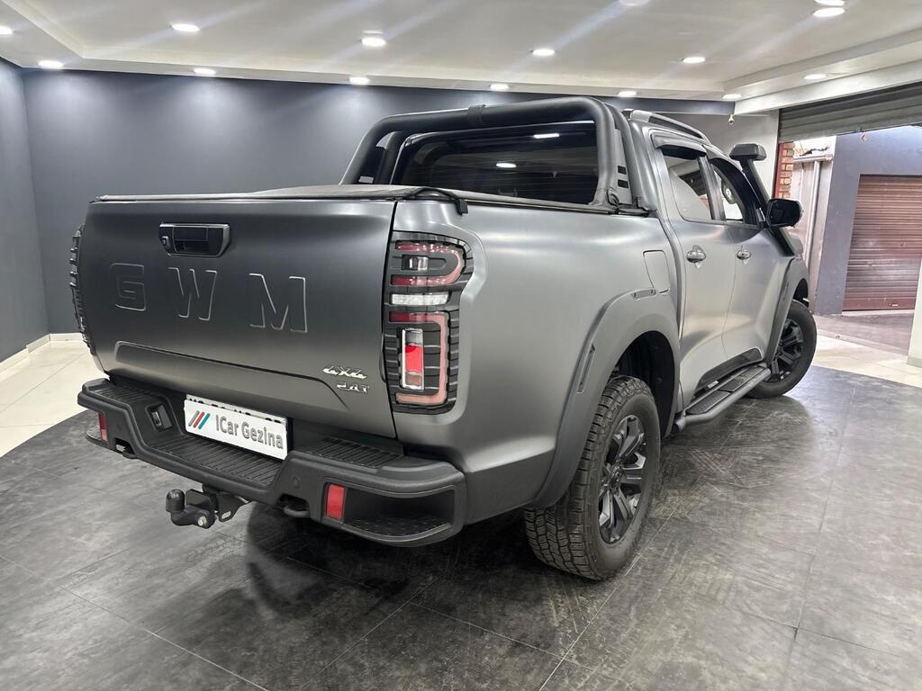 2025 GWM P300 2.4TD LTD 4X4 A/T D/C P/U view 4