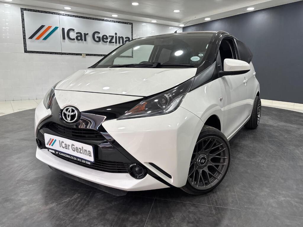 TOYOTA AYGO 1.0  X- PLAY (5DR)